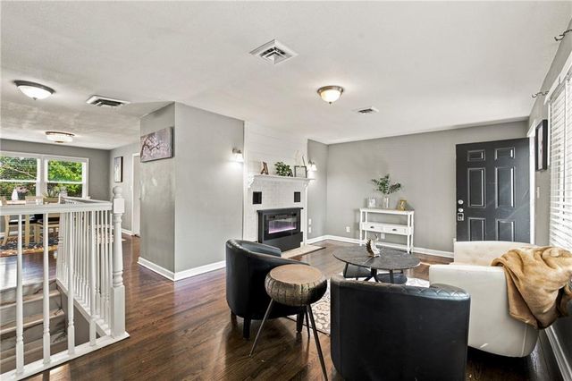 6700 Crisp Avenue, Raytown, MO 64133
