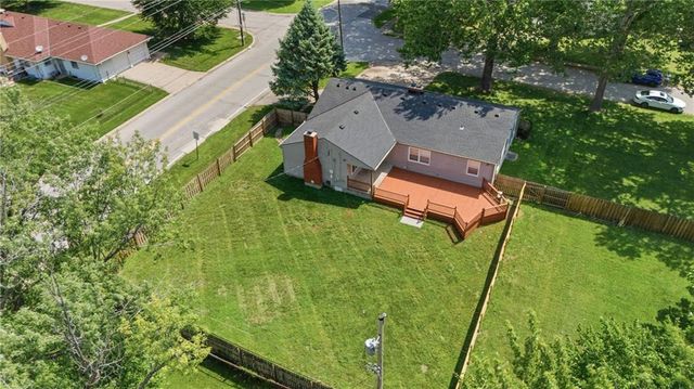 6700 Crisp Avenue, Raytown, MO 64133