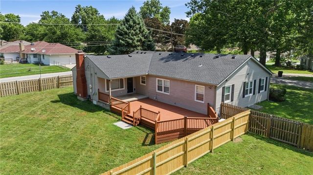 6700 Crisp Avenue, Raytown, MO 64133