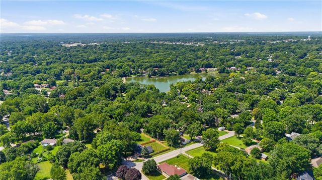 6700 Crisp Avenue, Raytown, MO 64133
