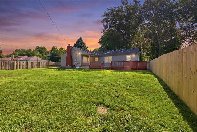 6700 Crisp Avenue, Raytown, MO 64133