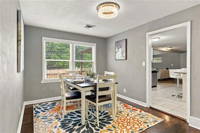 6700 Crisp Avenue, Raytown, MO 64133