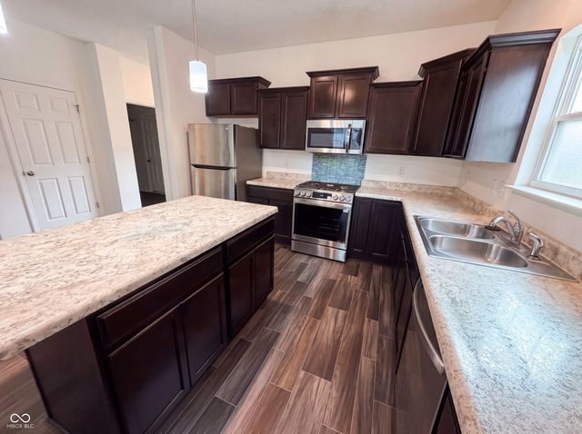 594 Geronimo Drive, Greenfield, IN 46140