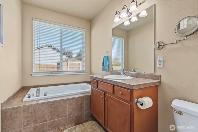409 Balmer Street SW, Orting, WA 98360