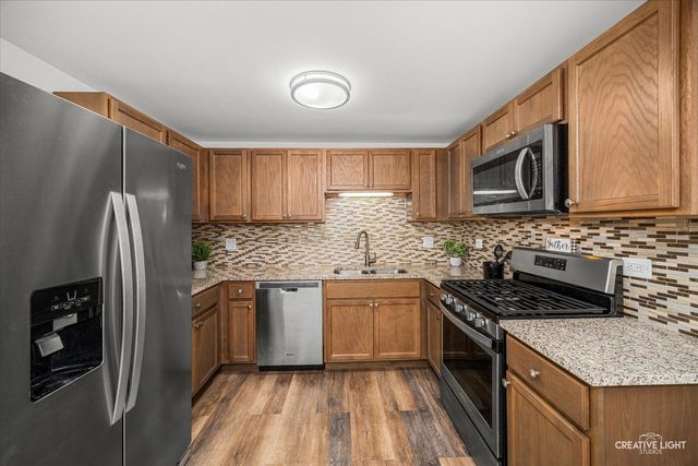 131 Fairlane Court, Bloomingdale, IL 60108