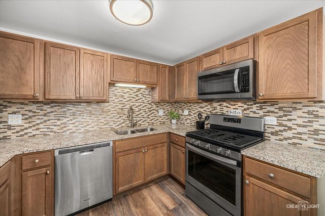 131 Fairlane Court, Bloomingdale, IL 60108
