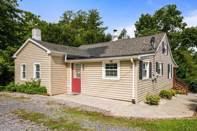 474 STONEY RUN RD, Buena Vista, VA 24416