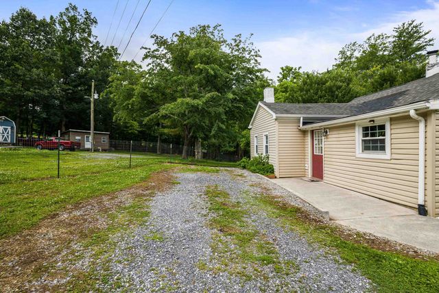 474 STONEY RUN RD, Buena Vista, VA 24416