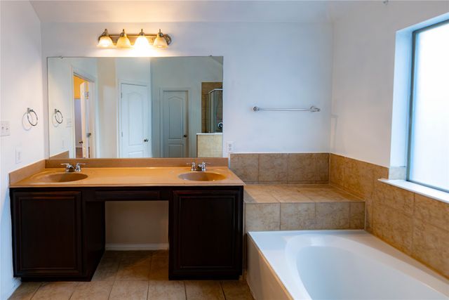 5840 Somerton Drive, Grand Prairie, TX 75052