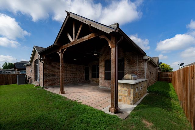5840 Somerton Drive, Grand Prairie, TX 75052