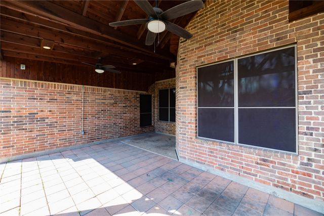 5840 Somerton Drive, Grand Prairie, TX 75052
