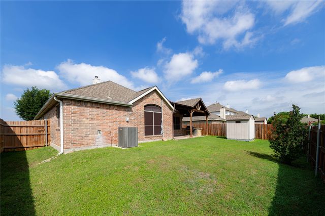5840 Somerton Drive, Grand Prairie, TX 75052