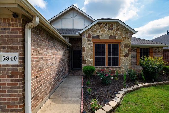 5840 Somerton Drive, Grand Prairie, TX 75052