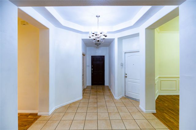 5840 Somerton Drive, Grand Prairie, TX 75052