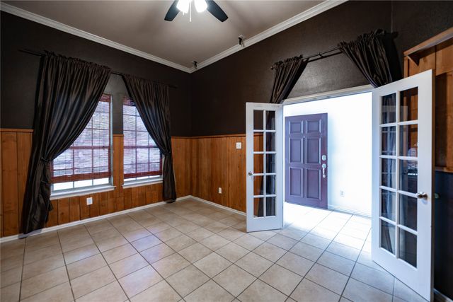 5840 Somerton Drive, Grand Prairie, TX 75052