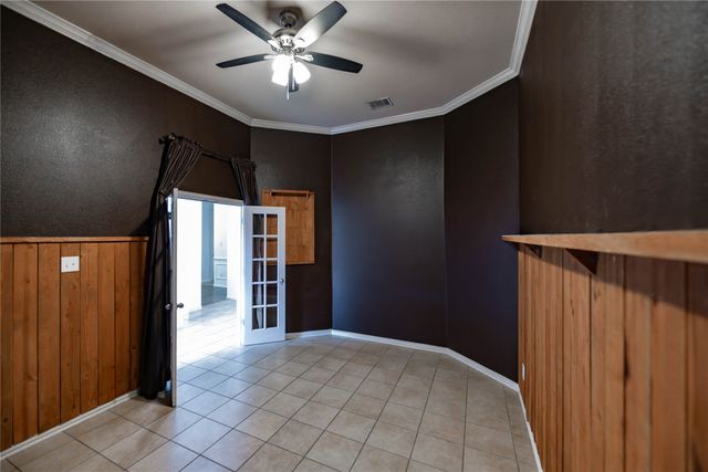 5840 Somerton Drive, Grand Prairie, TX 75052