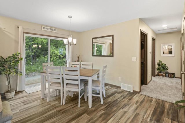 1296 E Bluff ROAD, Whitewater, WI 53190