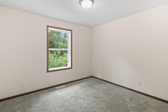 1296 E Bluff ROAD, Whitewater, WI 53190