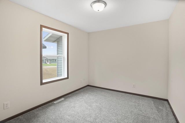 1296 E Bluff ROAD, Whitewater, WI 53190