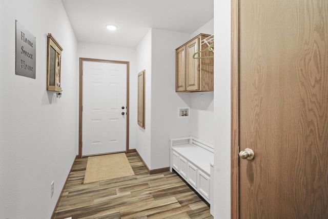 1296 E Bluff ROAD, Whitewater, WI 53190