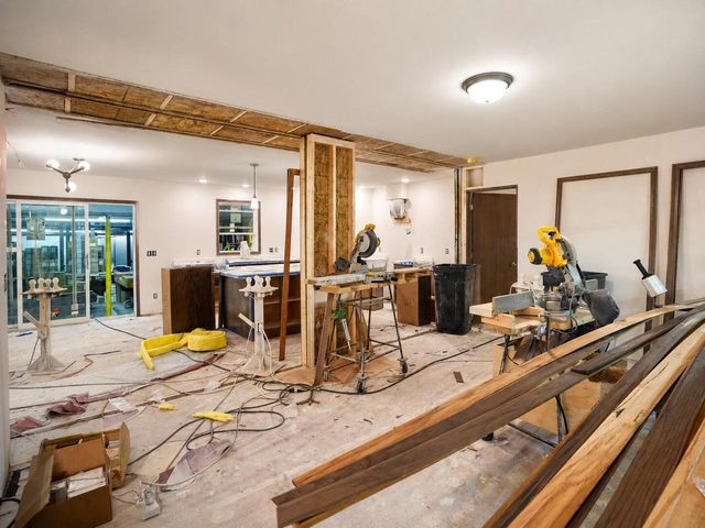 1296 E Bluff ROAD, Whitewater, WI 53190