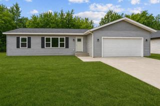 1296 E Bluff ROAD, Whitewater, WI 53190