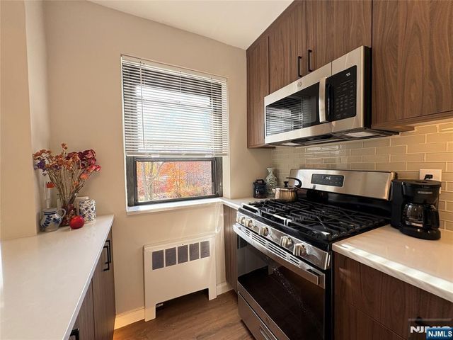 2329 Hudson Terrace C3, Fort Lee, NJ 07024