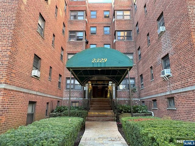2329 Hudson Terrace C3, Fort Lee, NJ 07024