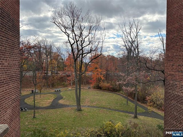 2329 Hudson Terrace C3, Fort Lee, NJ 07024