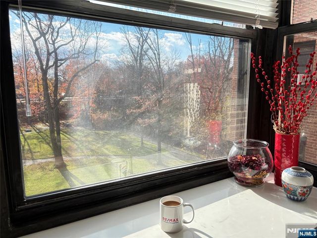 2329 Hudson Terrace C3, Fort Lee, NJ 07024