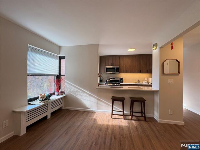 2329 Hudson Terrace C3, Fort Lee, NJ 07024