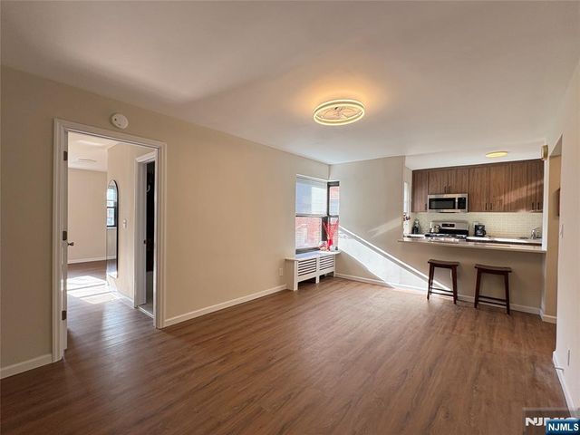 2329 Hudson Terrace C3, Fort Lee, NJ 07024