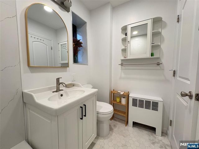 2329 Hudson Terrace C3, Fort Lee, NJ 07024