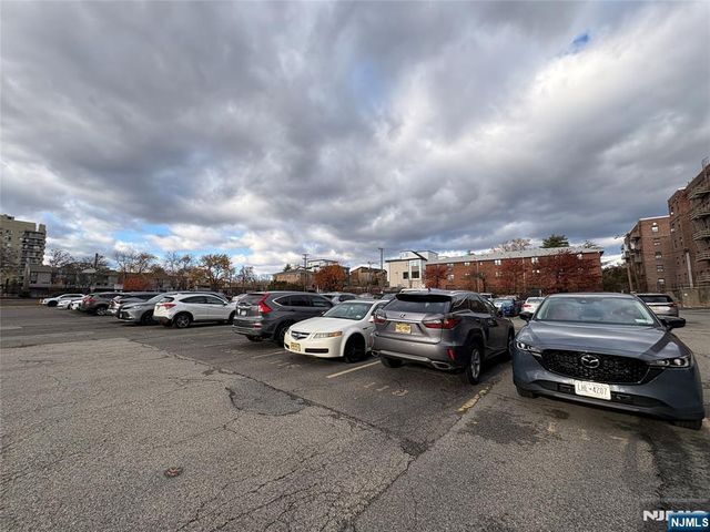 2329 Hudson Terrace C3, Fort Lee, NJ 07024