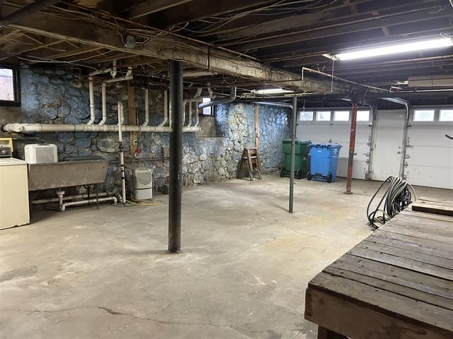 210 E South Street, Colon, MI 49040