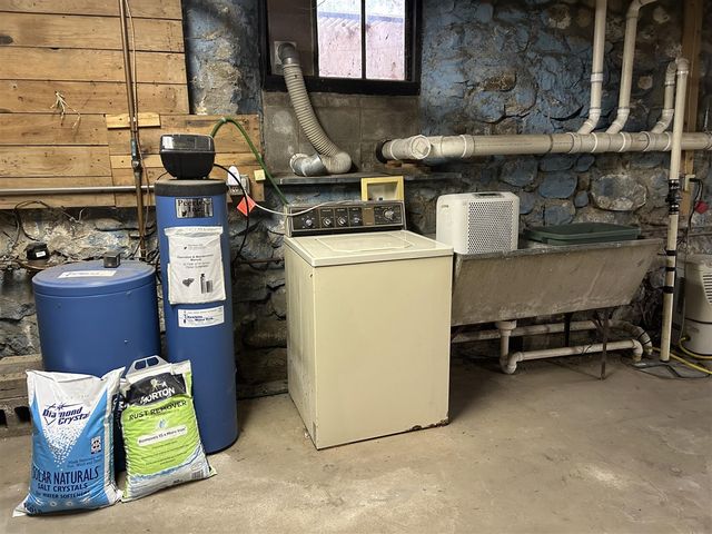 210 E South Street, Colon, MI 49040