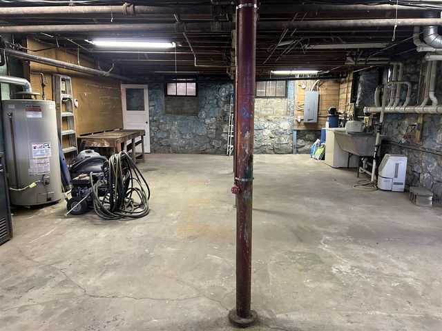 210 E South Street, Colon, MI 49040