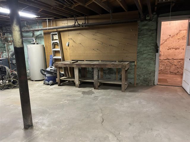 210 E South Street, Colon, MI 49040