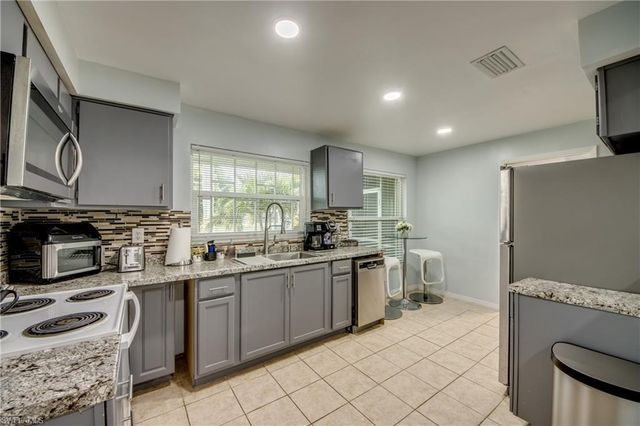 510 SW 51st TER, Cape Coral, FL 33914