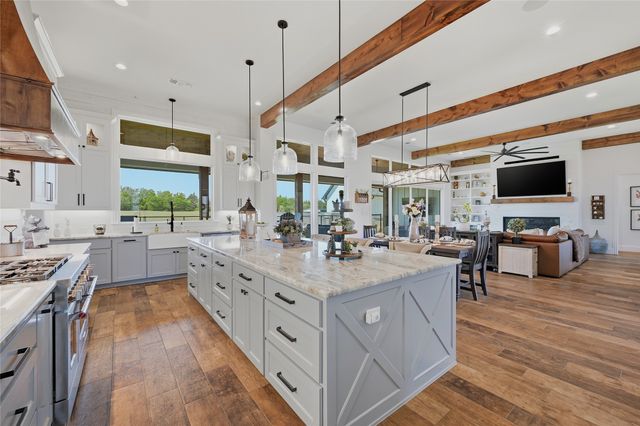 1726 County Road 1255, Savoy, TX 75479
