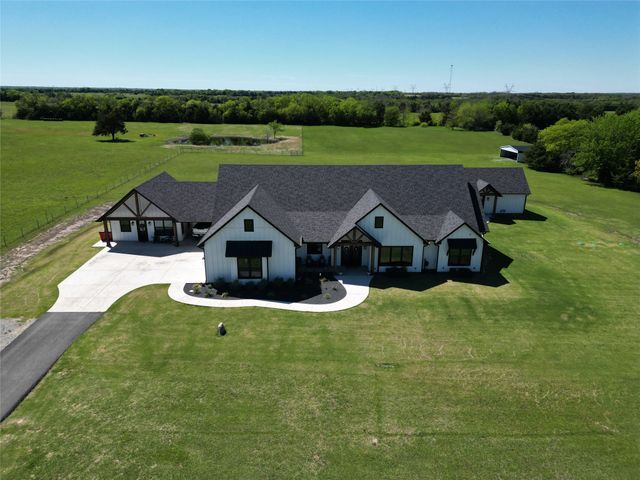 1726 County Road 1255, Savoy, TX 75479