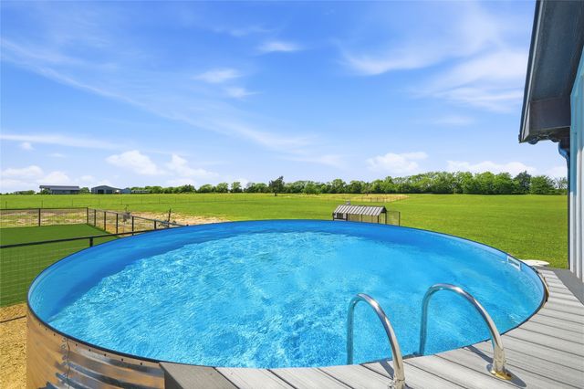 1726 County Road 1255, Savoy, TX 75479
