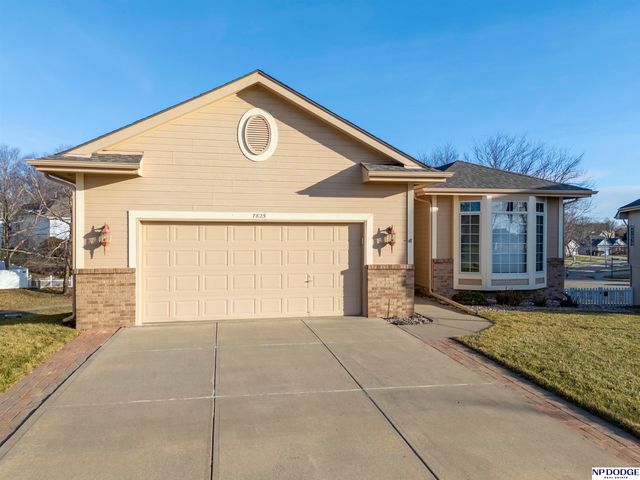 7825 S 94th Street, La Vista, NE 68128
