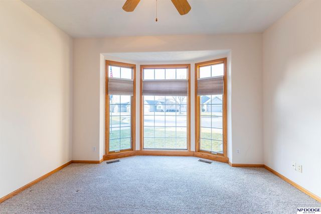 7825 S 94th Street, La Vista, NE 68128