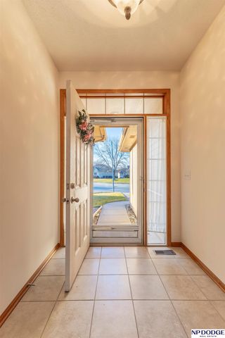 7825 S 94th Street, La Vista, NE 68128