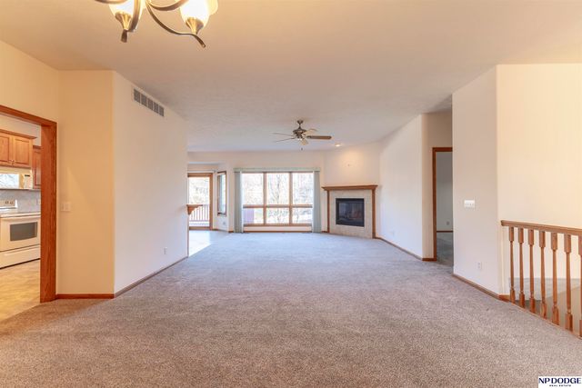 7825 S 94th Street, La Vista, NE 68128