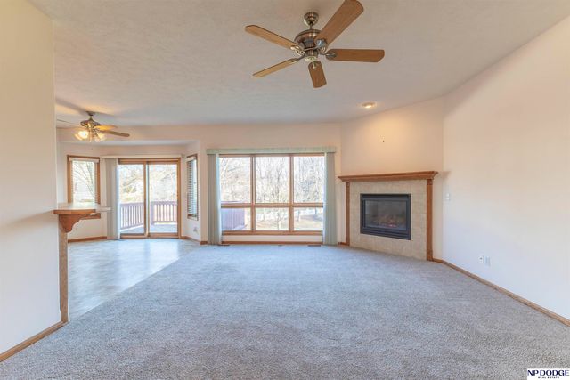 7825 S 94th Street, La Vista, NE 68128