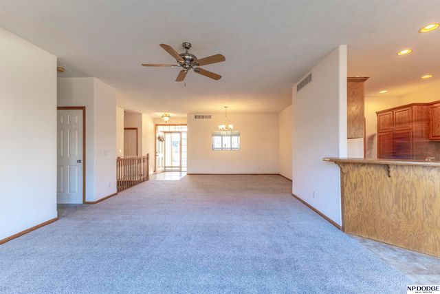 7825 S 94th Street, La Vista, NE 68128