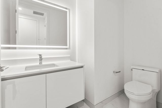 220 Lake Shore Drive 1015, Lake Park, FL 33403