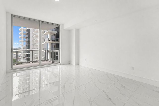 220 Lake Shore Drive 1015, Lake Park, FL 33403